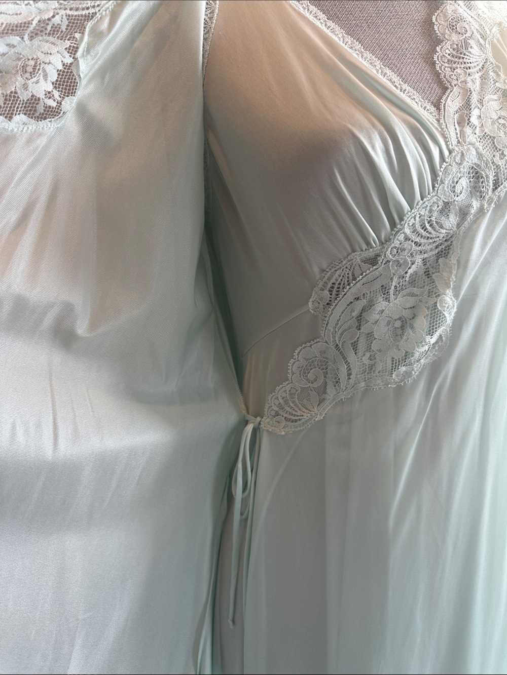 Miss Elaine Mint Green Lace-Trim Long Peignoir Set - Picture 8 of 13